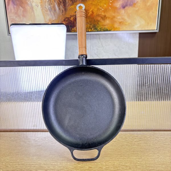 Чугунный горшок